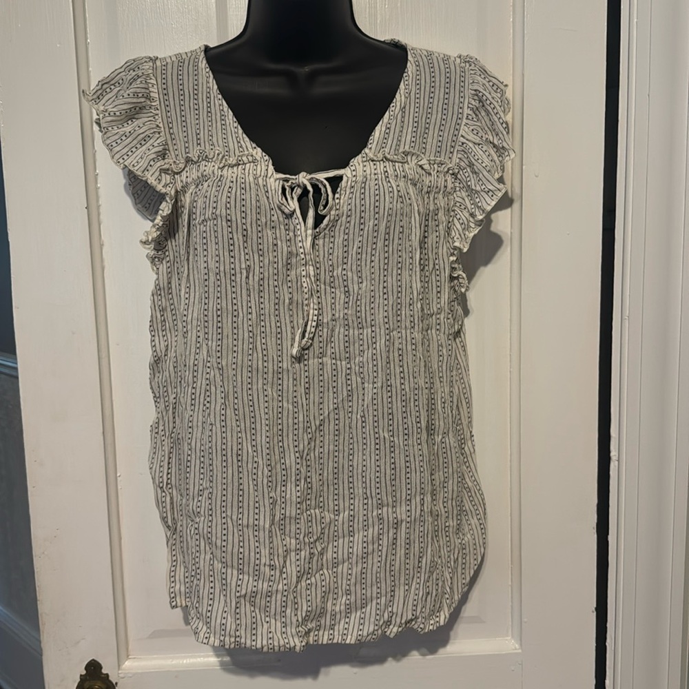 Old Navy Gray and White Smocked Cap Sleeve Blouse size L